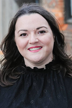 Dr Pippa Busch